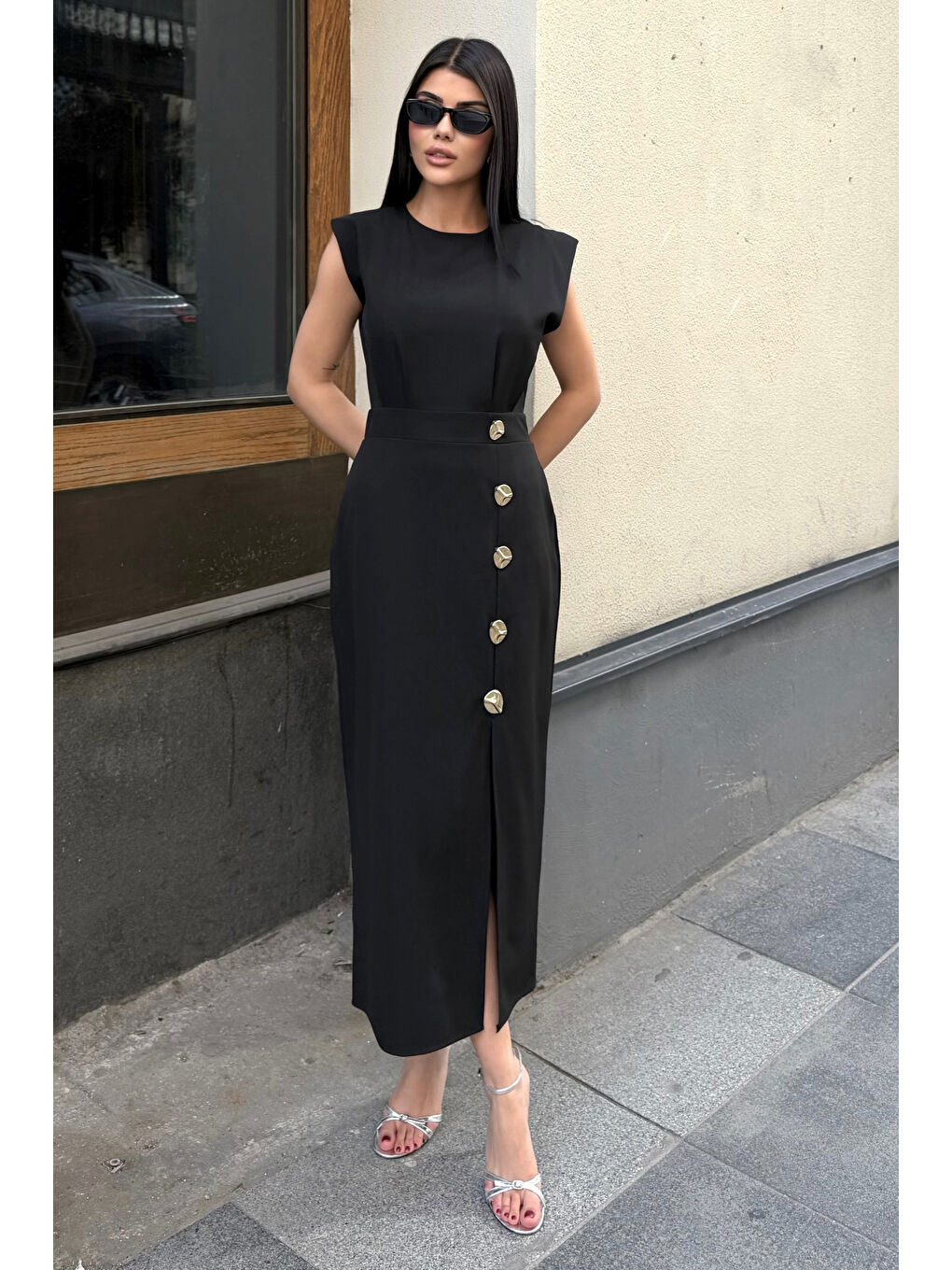 Kadın Siyah Aksesuar Detay Yırtmaçlı Midi Davet Elbisesi-2
