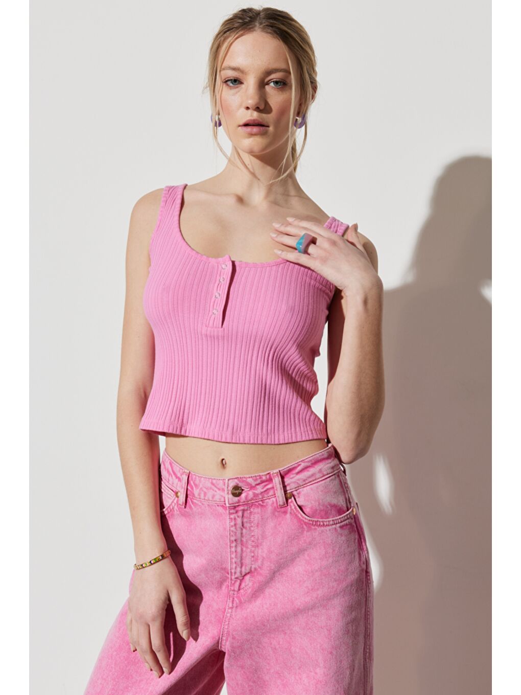 Regular Fit %100 Pamuk Bisiklet Yaka Kolsuz Pembe Crop Bluz-5