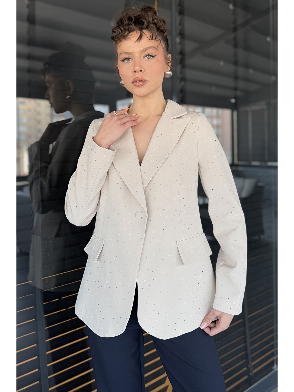 Bej Taş Detaylı Kadın Tarz Blazer Ceket-1