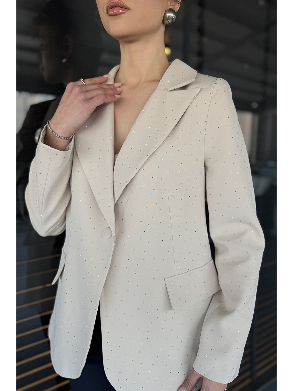 Bej Taş Detaylı Kadın Tarz Blazer Ceket-2