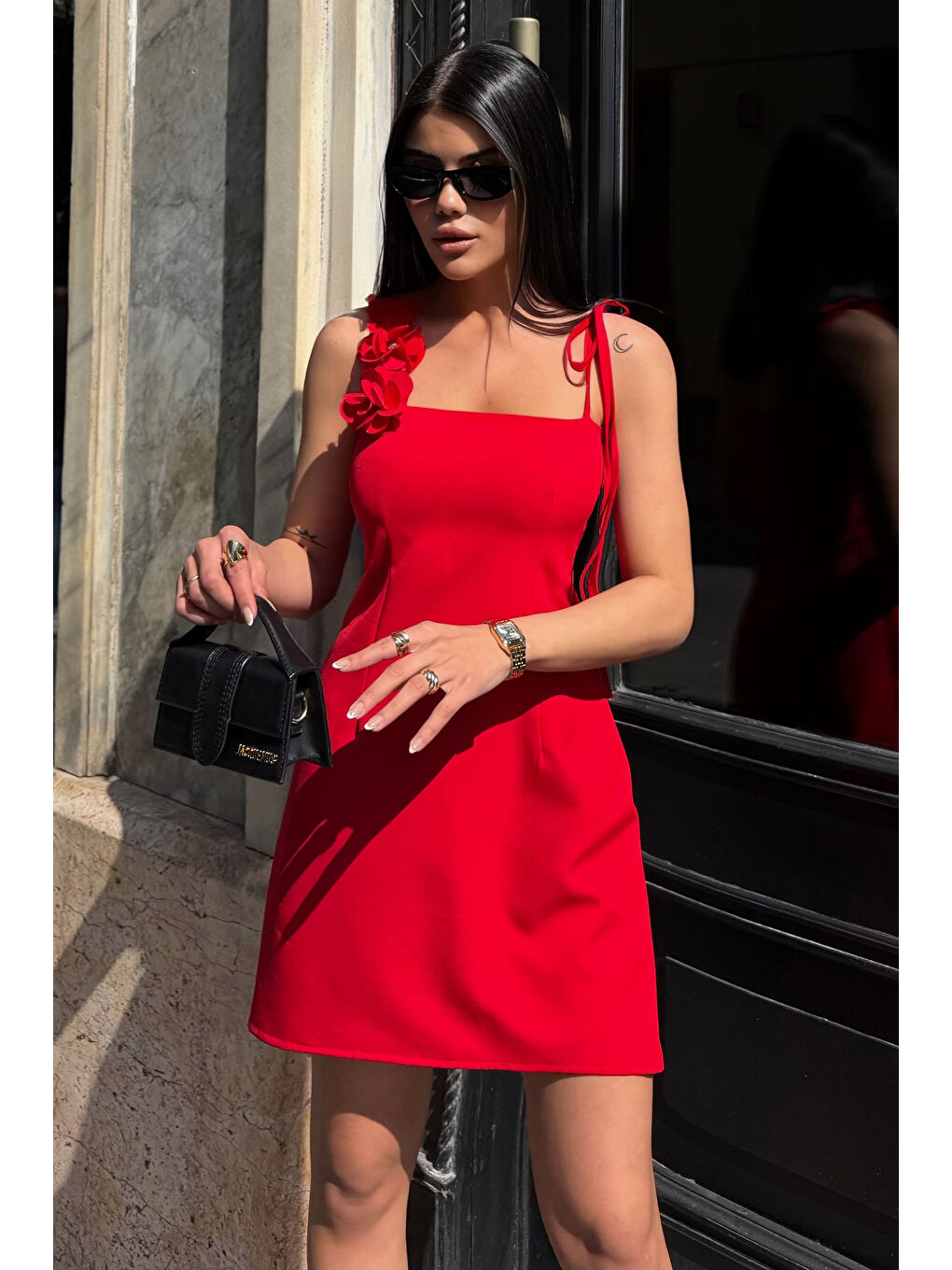 Kadın Kırmızı Çiçek Detaylı Askılı Mini Elbise-2