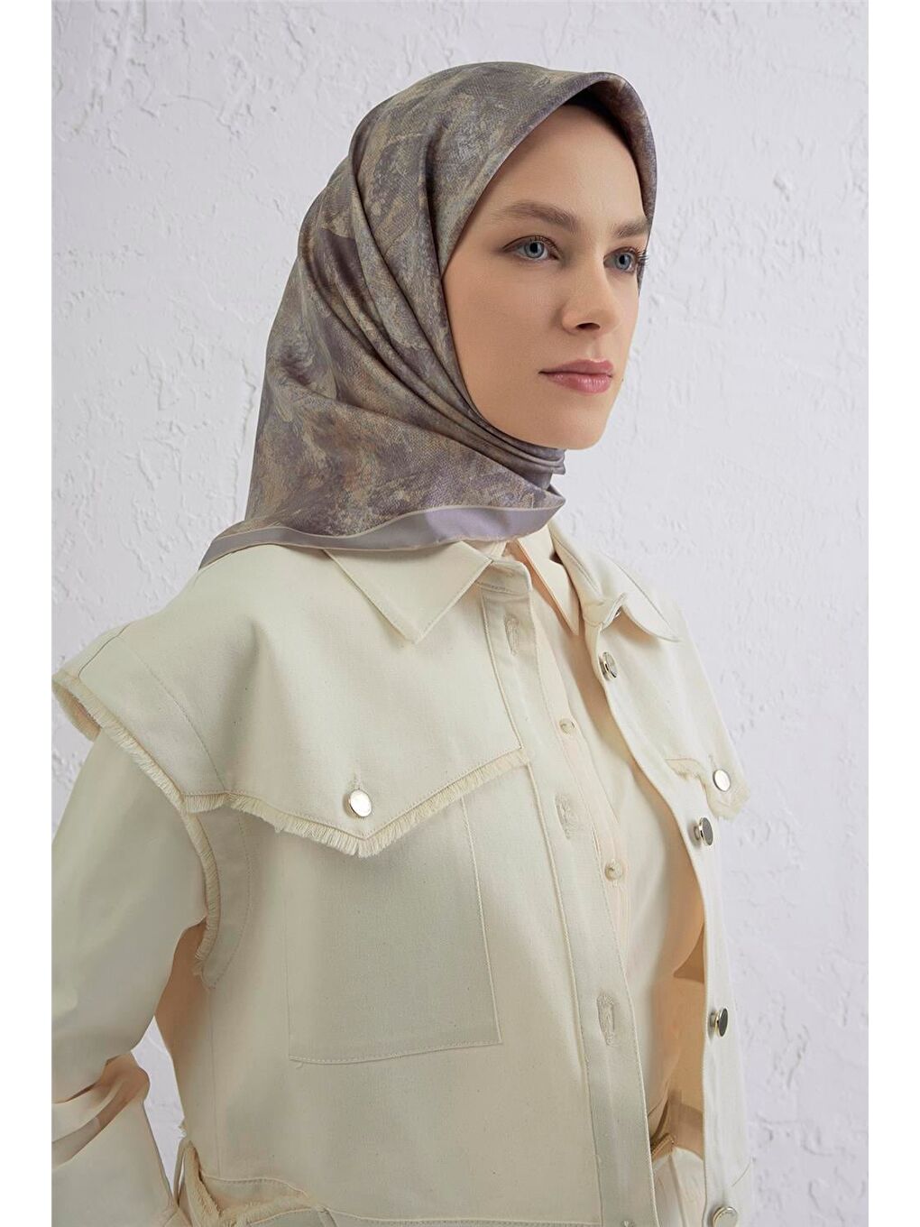 Bej Soyut Desenli Saf İpek Twill Eşarp 9433D 81