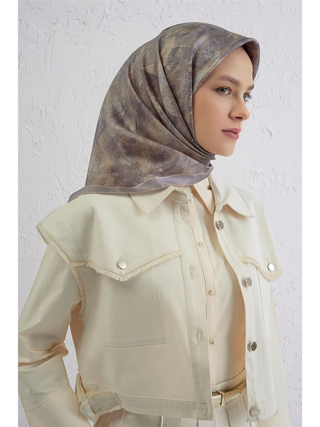 Bej Soyut Desenli Saf İpek Twill Eşarp 9433D 81-1