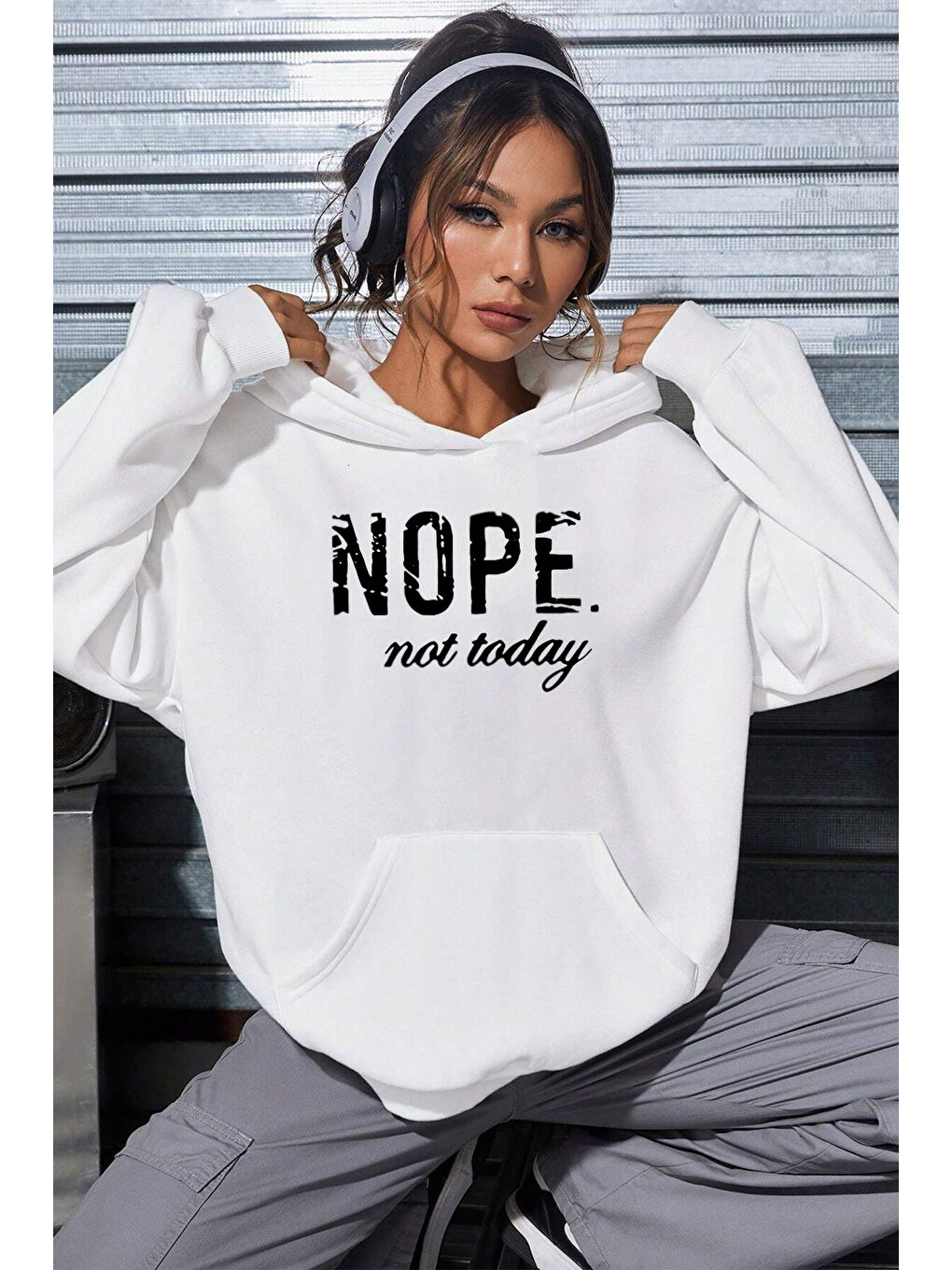 uyguntarz Beyaz Unisex Nope Baskılı Sweatshirt