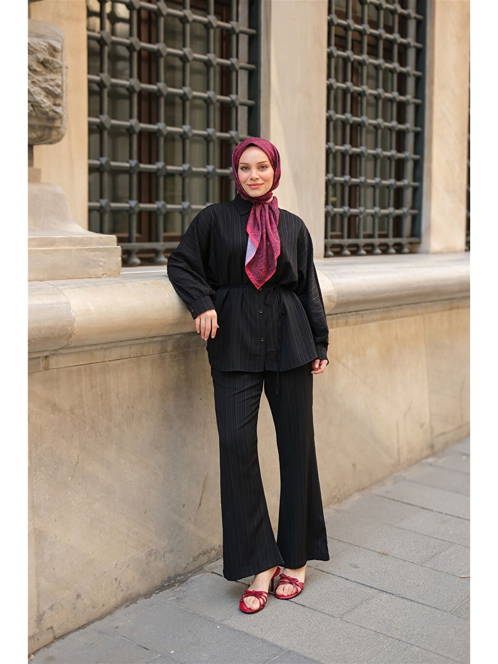 Kadın Krinkıl Kumaş Bel Bağlamalı Takım Siyah-2