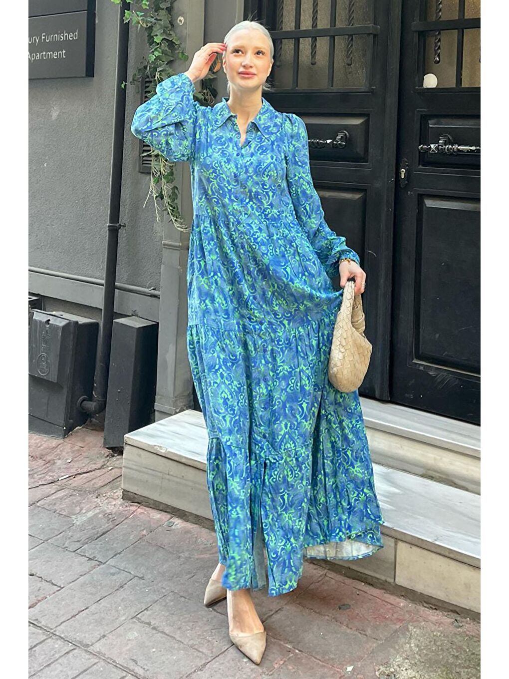 Mavi Bilekleri Lastikli Yarım Düğmeli Polo Yaka Çiçekli Elbise-1