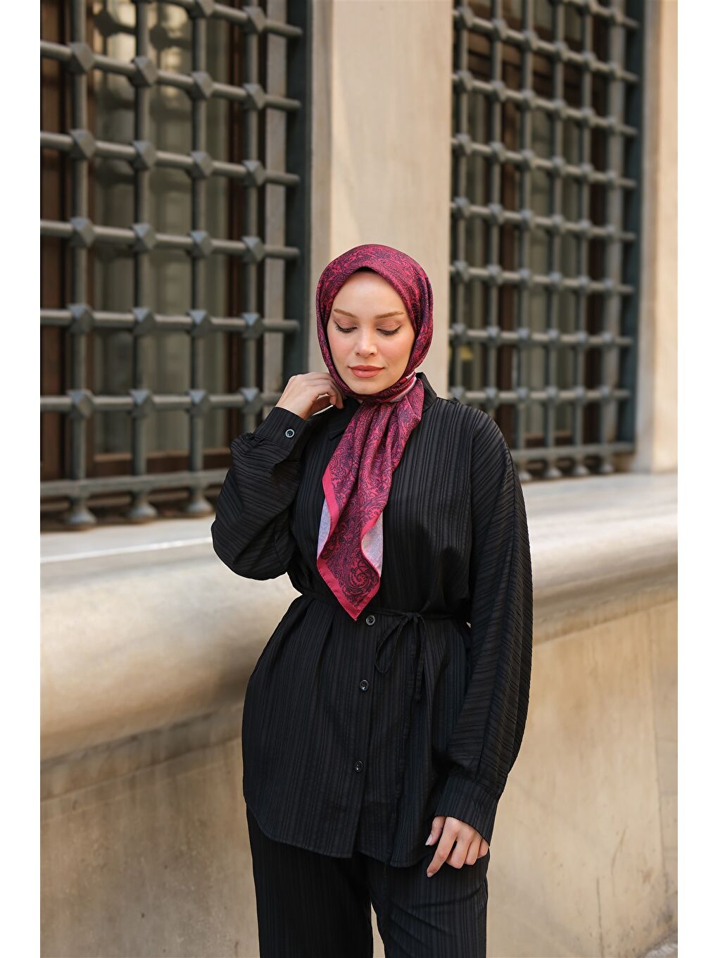 Kadın Krinkıl Kumaş Bel Bağlamalı Takım Siyah-4