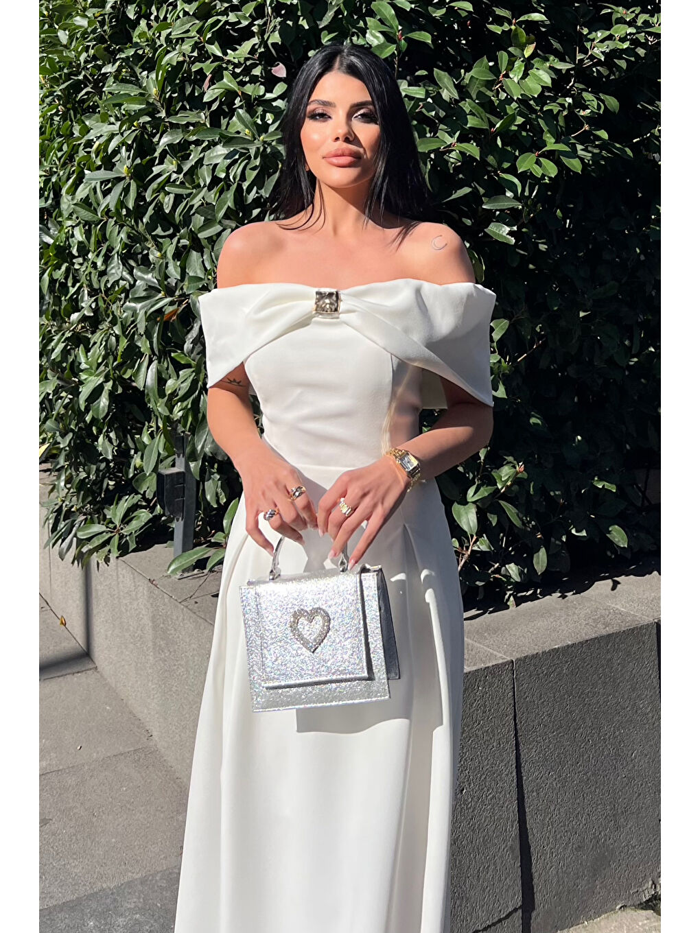 Kadın Beyaz Madonna Yaka Aksesuar Detay Midi Elbise-2