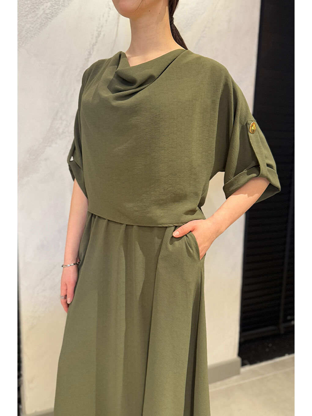 Haki Degaje Yaka Kol Detaylı Cepli Kadın Bluz Etek İkili Takım-3