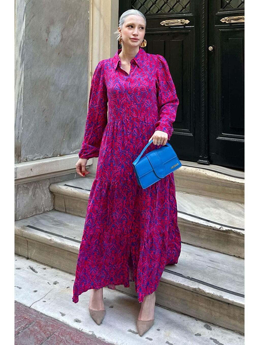 Kırmızı kırmızı Bilekleri Lastikli Yarım Düğmeli Polo Yaka Çiçekli Elbise-2