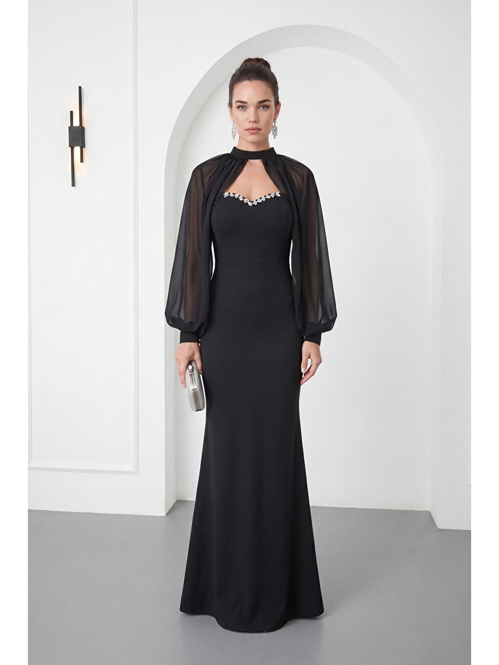 Kadın Siyah Straplez Pelerinli Taş Detay Uzun Davet Elbisesi-1