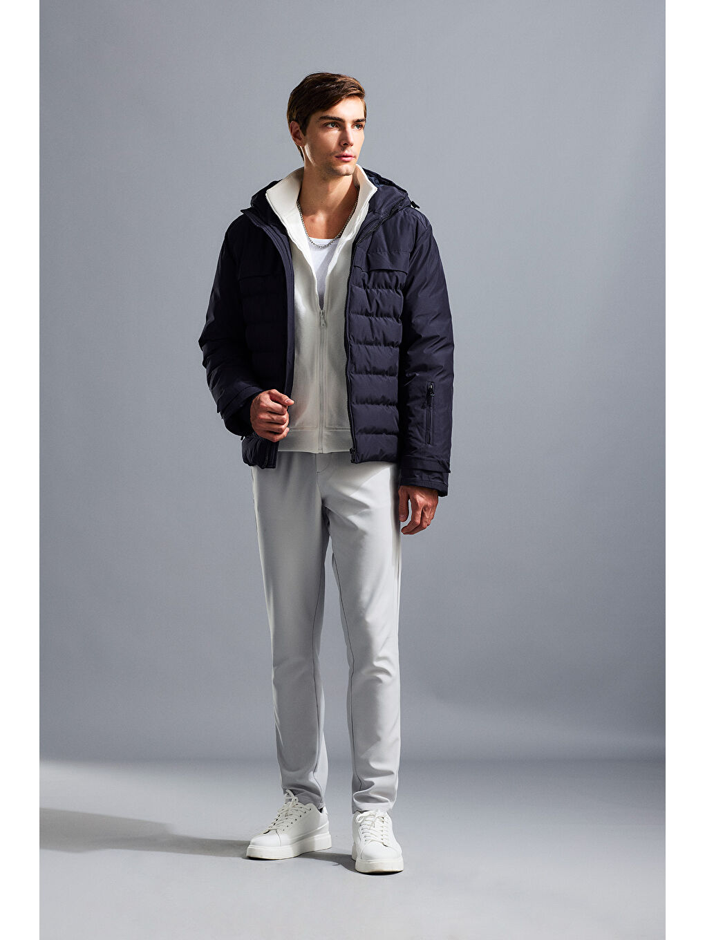 Siyah Regular Fit Hakim Yaka Kapüşonlu Kaban