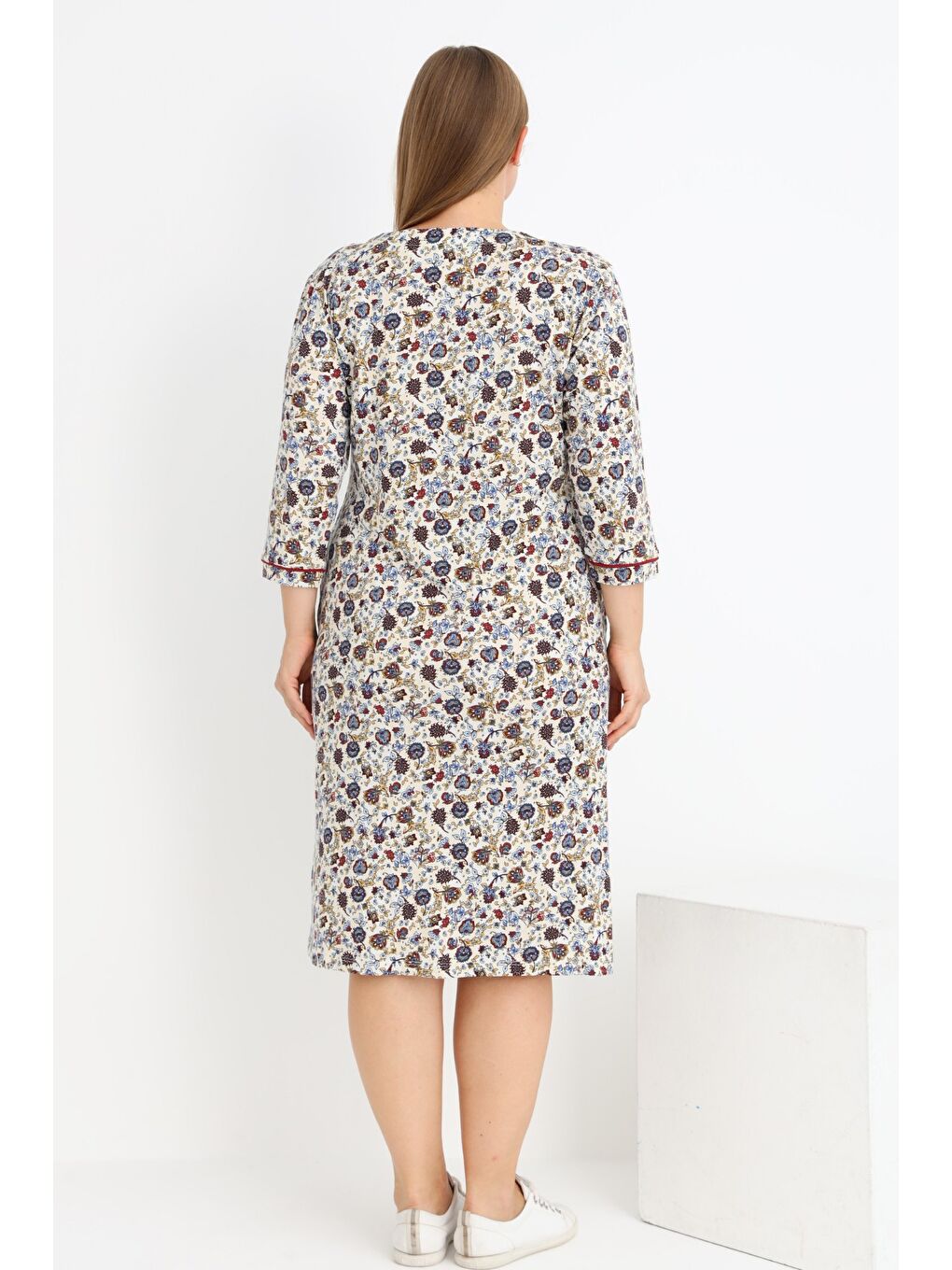 Ekru Kadın Büyük Beden Desenli Cepli Biyeli Boydan Fermuarlı Pamuklu Truvakar Kollu Elbise-3