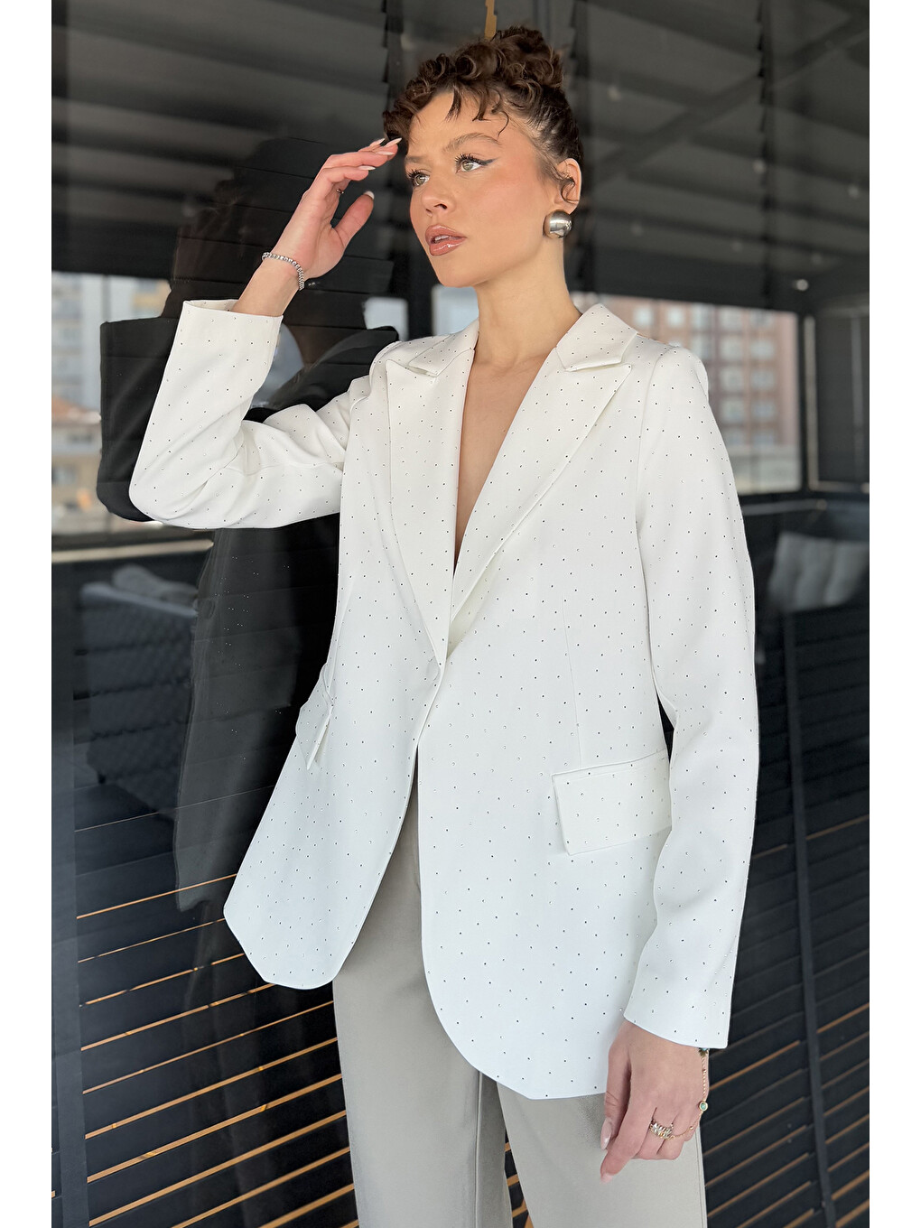 Ekru Taş Detaylı Kadın Tarz Blazer Ceket-1