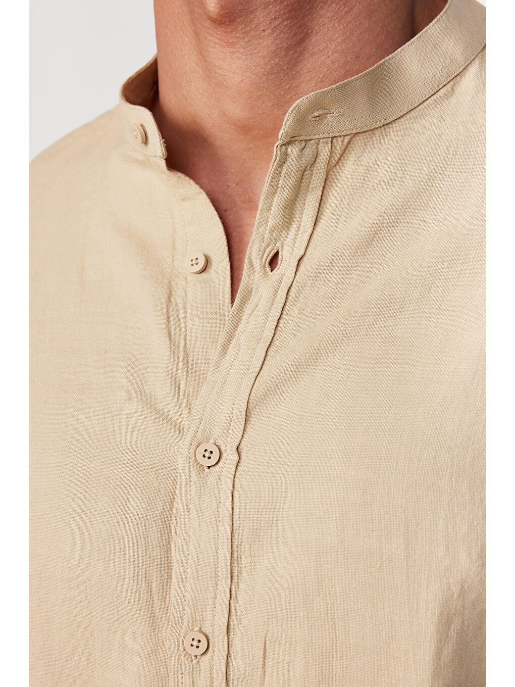 Slim Fit Uzun Kollu Dar Kalıp Hakim Yaka Pamuklu Keten Doku Bej Gömlek-3