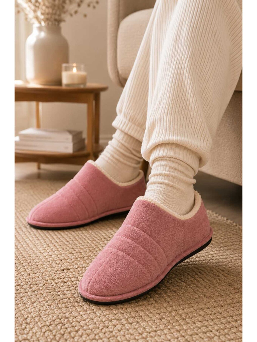 Pembe Unisex, Kapitone Dikişli, İçi Kürklü, Süet Ev Terliği, Sıcak Tutan Panduf-2