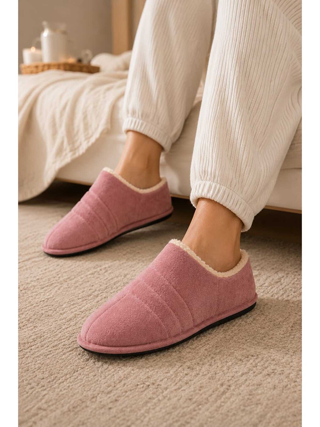 Pembe Unisex, Kapitone Dikişli, İçi Kürklü, Süet Ev Terliği, Sıcak Tutan Panduf-3