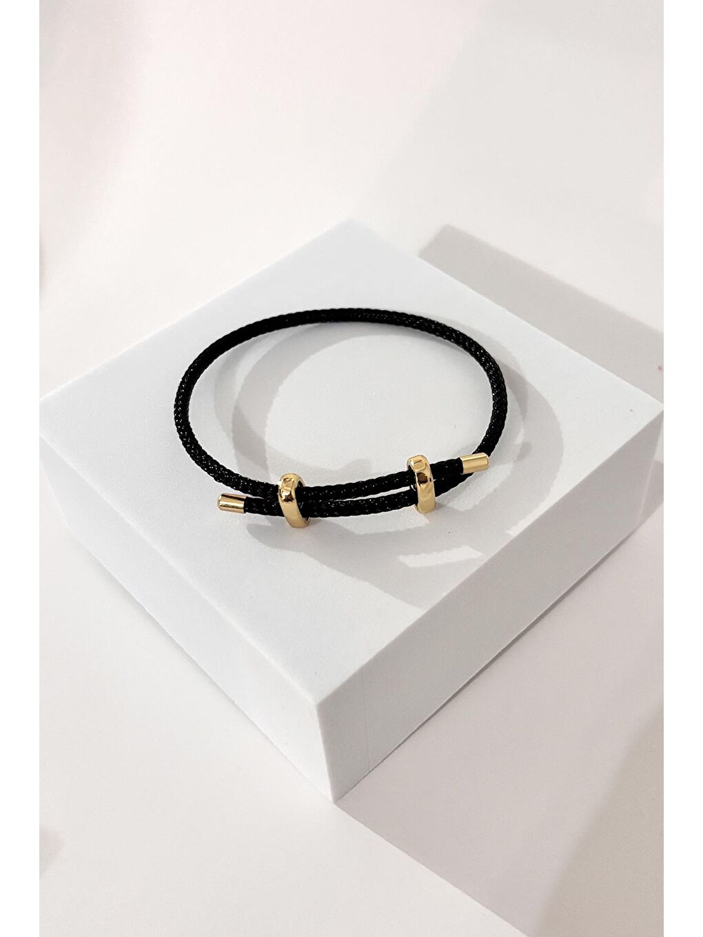 Siyah Ashley's Choice Ayarlanabilir İp Bileklik-1