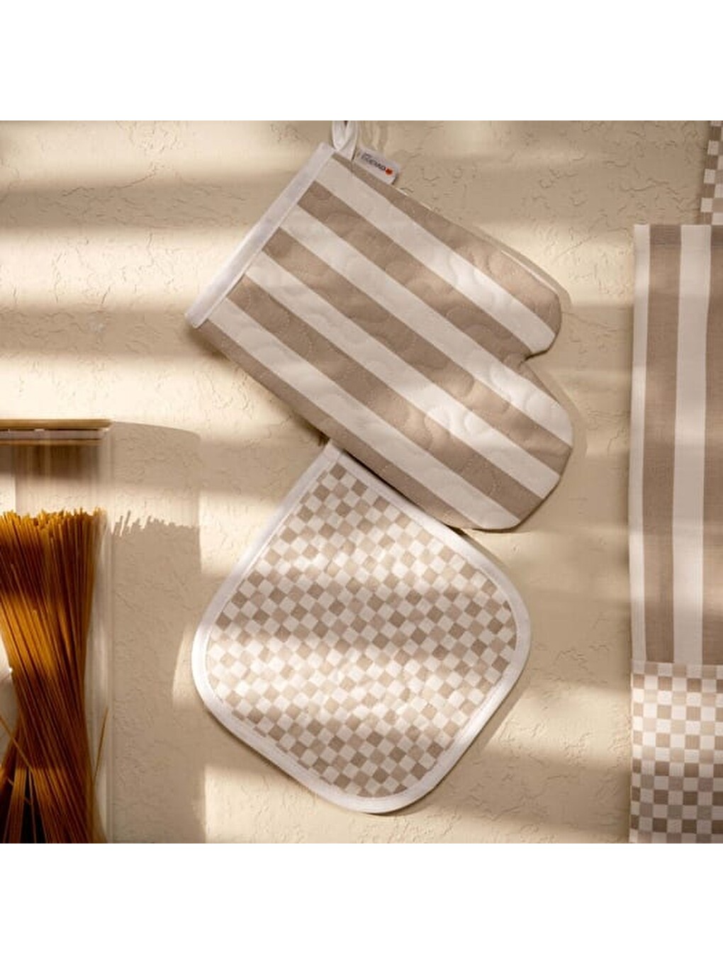 Soft Riga Fırın Eldiveni ve Tutaç Set - Bej / Ekru - 17x28 cm + 20x20 cm