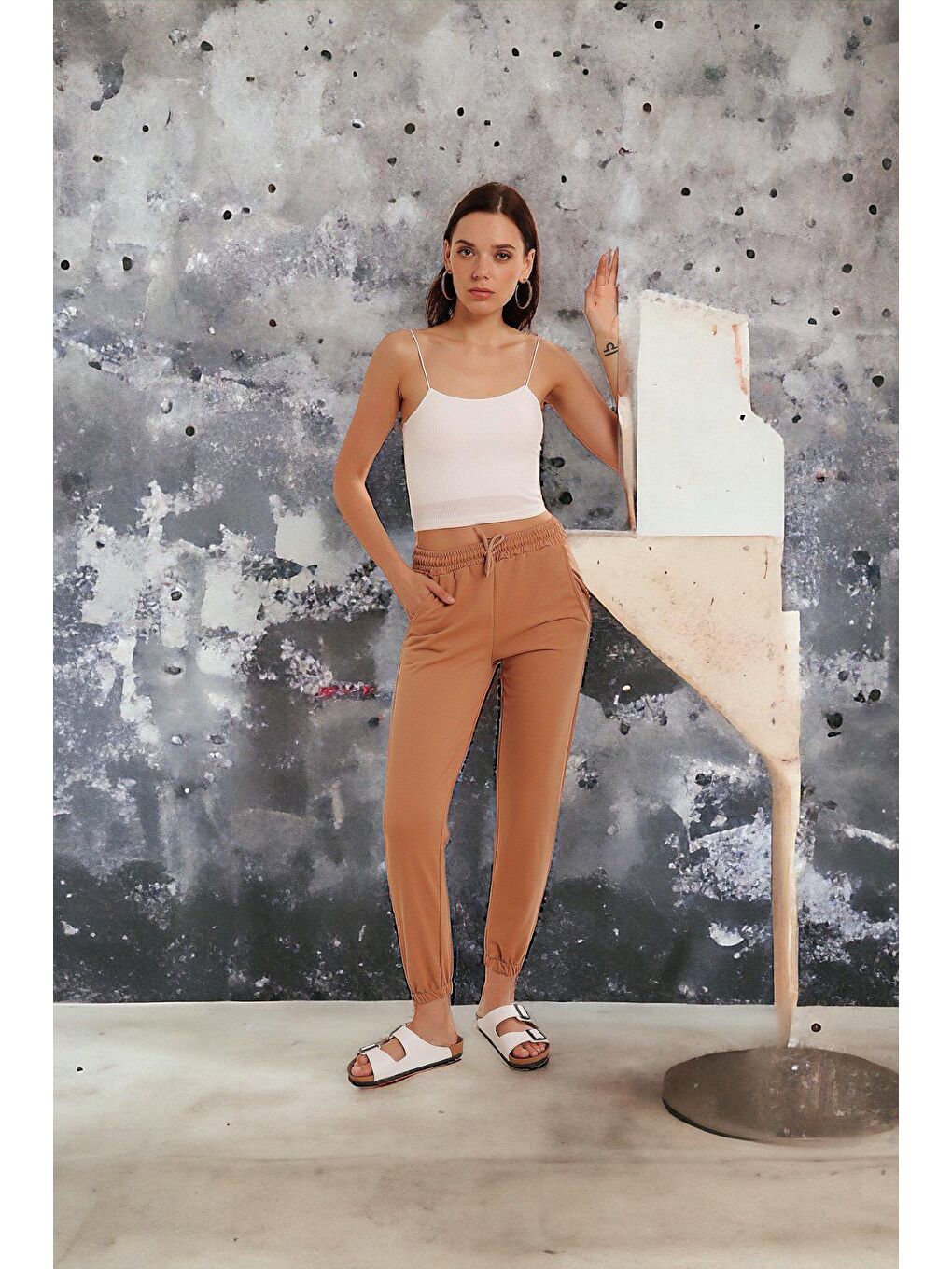 Kahverengi Paçası Lastikli Eşofman Altı