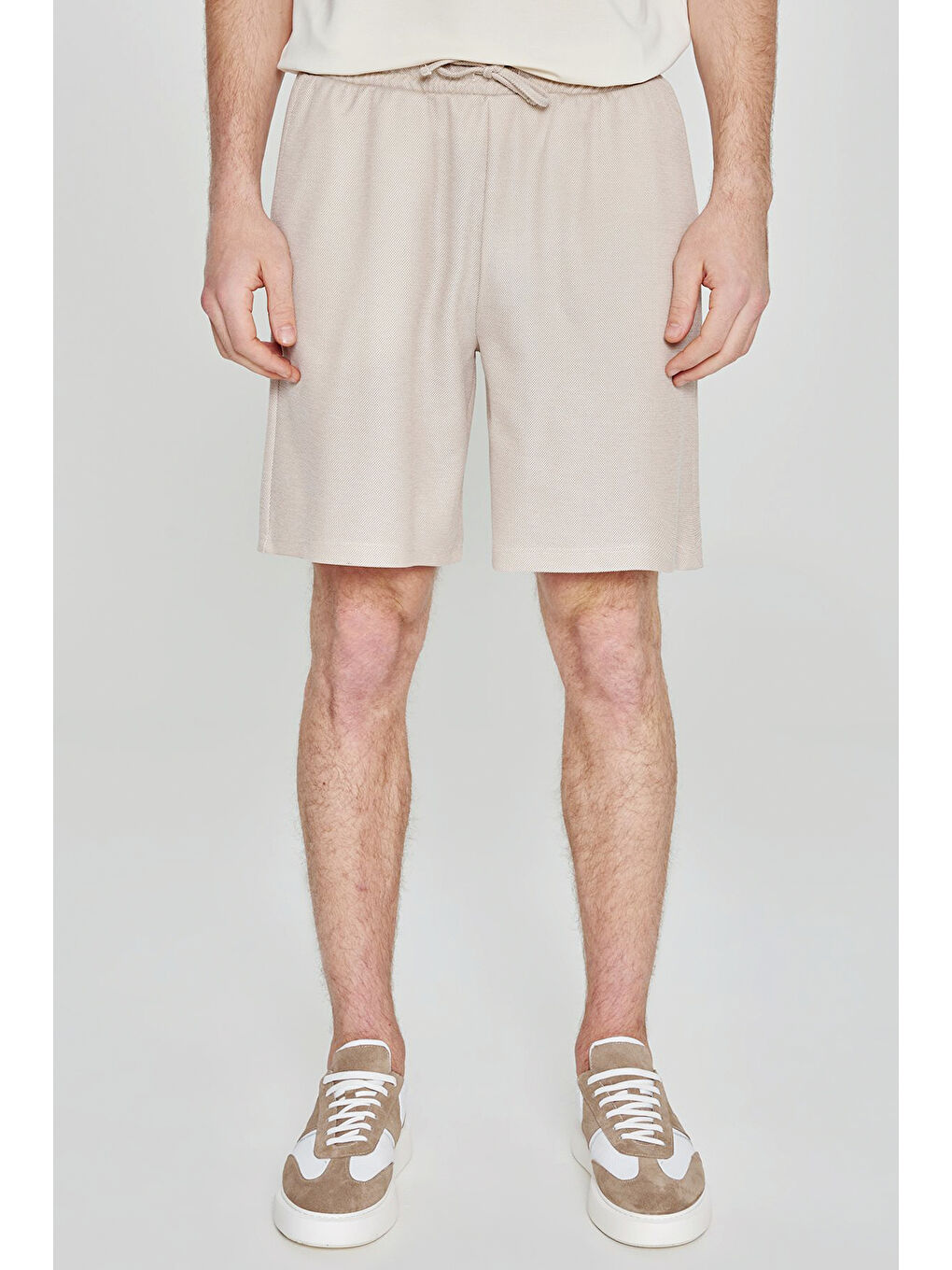 Erkek Bej Pamuklu Normal Kesim Beli Bağlamalı Yan Cepli Örme Şort-1