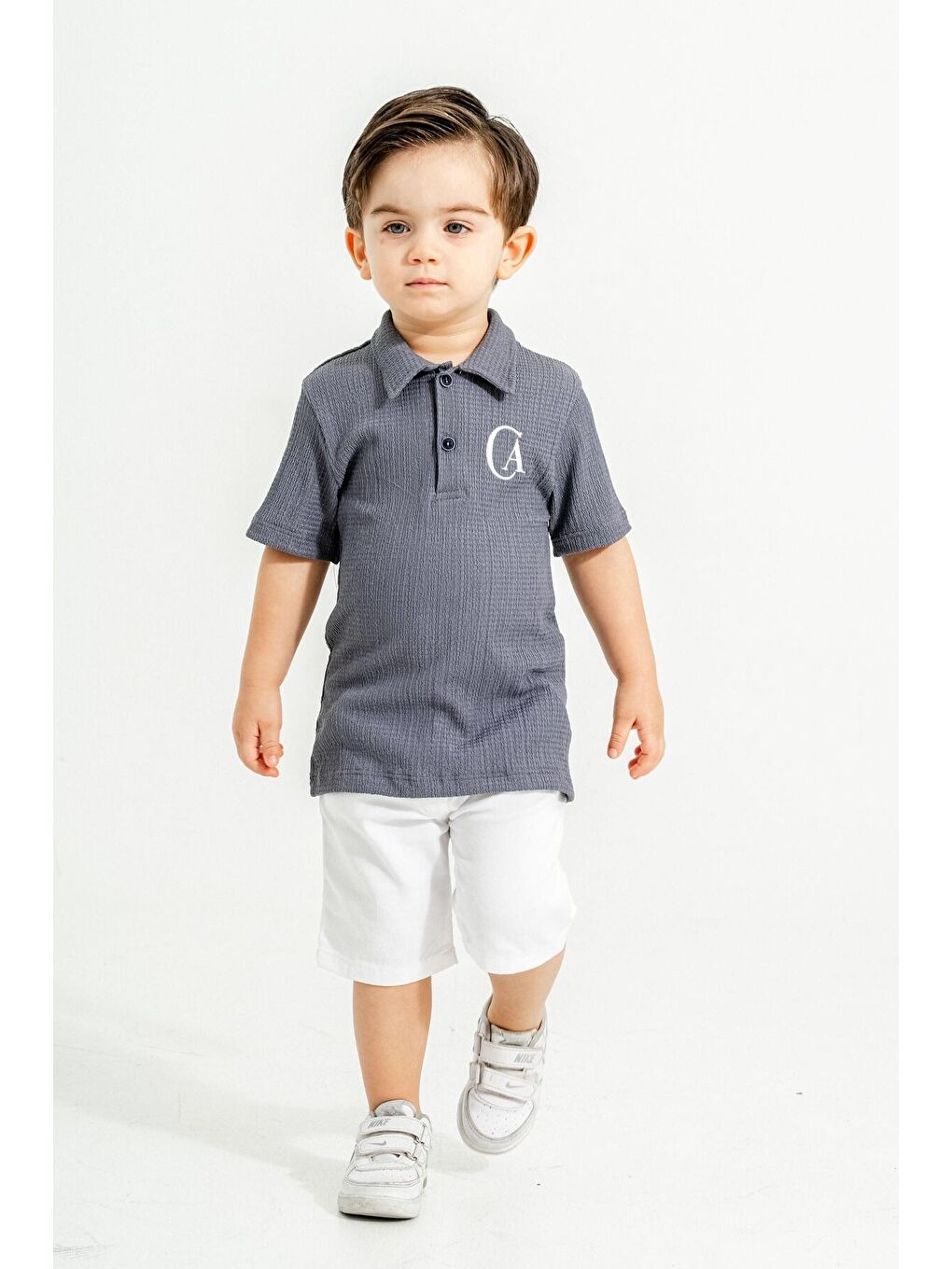 Gri Tarz Lakos Yaprak Desenli Belden Ayarlanabilir Kısa Kollu Şortlu 2'li Takım Çocuk ve Bebek Giyi-1