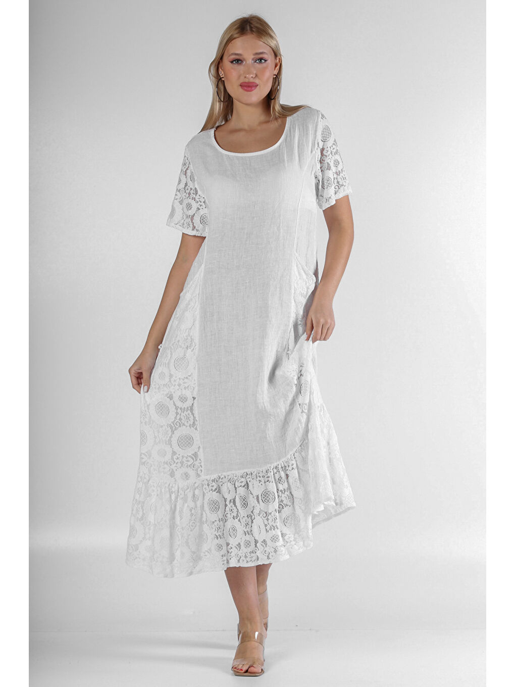 İtalyan Beyaz Yuvarlak Yaka Kısa Kol Cepli Kol Ve Etek Ucu Dantelli Keten. Dokuma Elbise-4