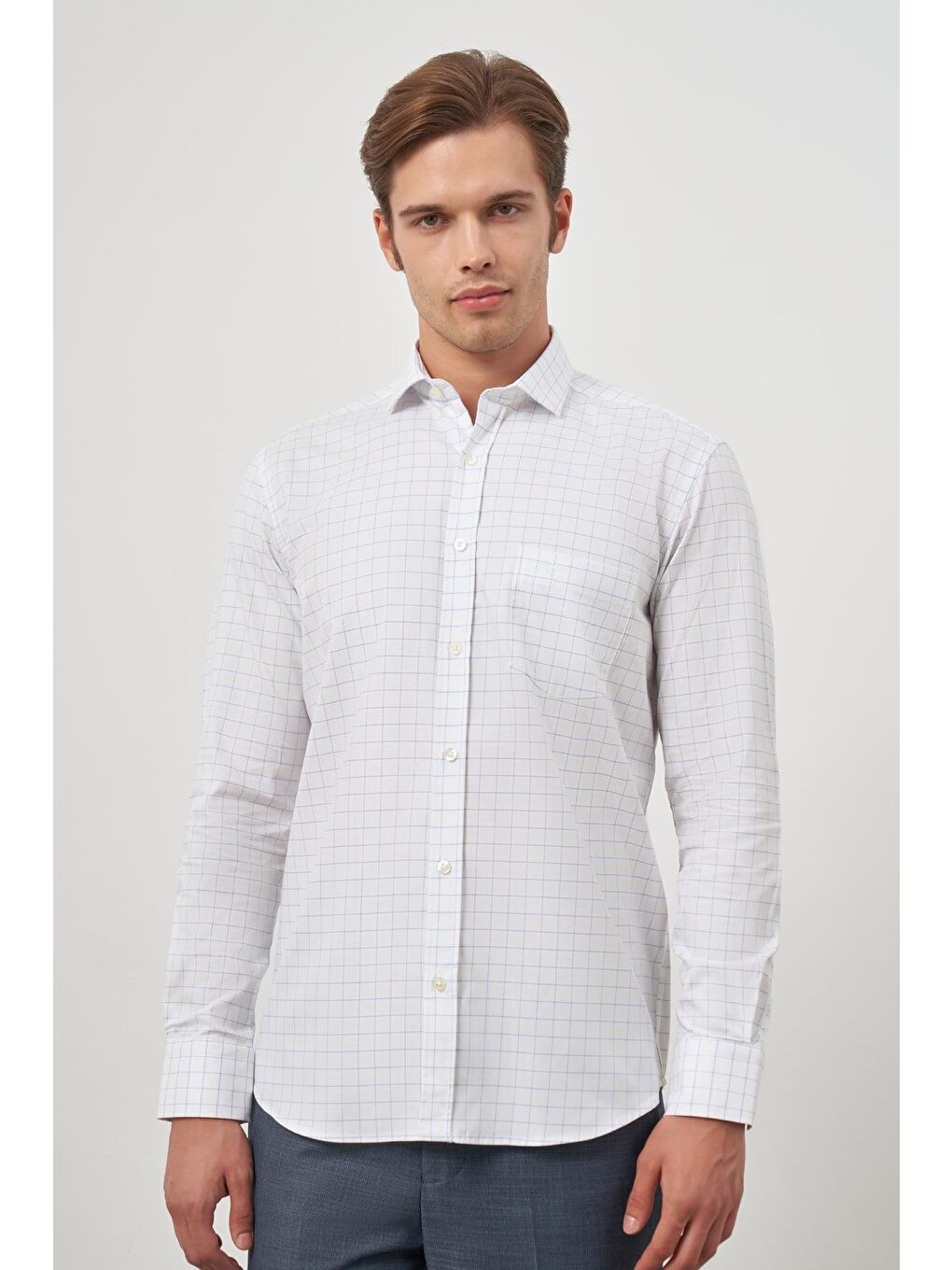 Beyaz Uzun Kol Kareli Desen Yarım İtalyan Yaka Cepli Classic Comfort Fit Gömlek 1004245197