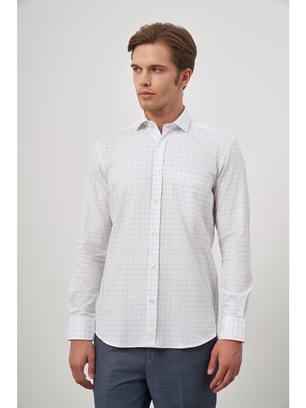 Beyaz Uzun Kol Kareli Desen Yarım İtalyan Yaka Cepli Classic Comfort Fit Gömlek 1004245197-3