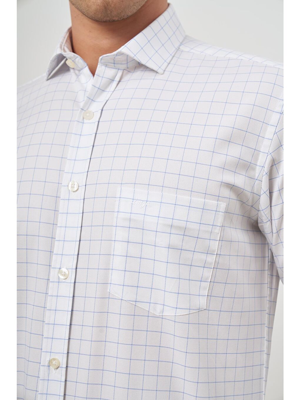 Beyaz Uzun Kol Kareli Desen Yarım İtalyan Yaka Cepli Classic Comfort Fit Gömlek 1004245197-5