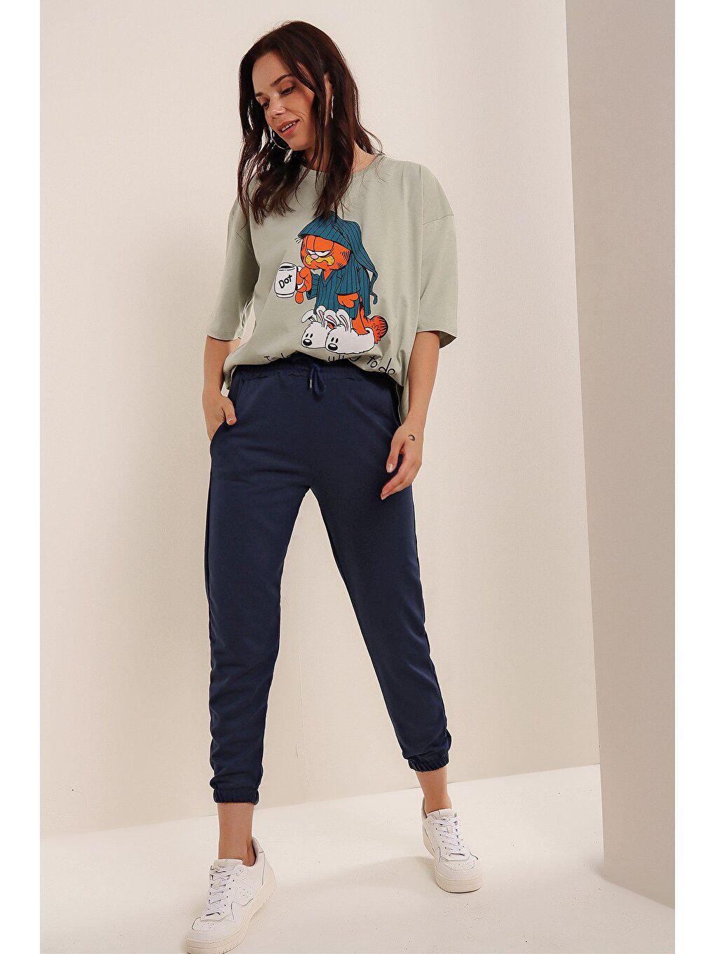 Mavi Paçası Lastikli Eşofman Altı-1