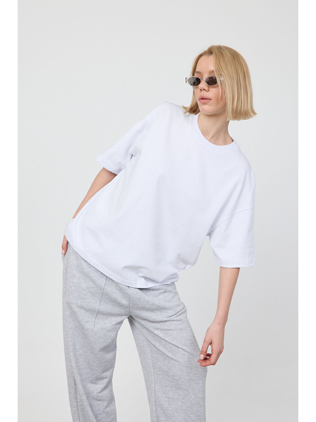 Kadın Chill Oversize Premium Beyaz T-Shirt-4