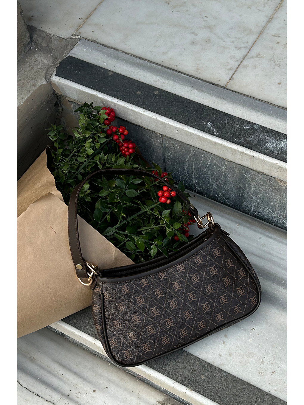 Farme Monogram Kahverengi Baget Ve Çapraz Çanta-1