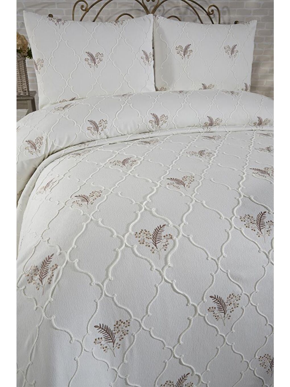 Artemis Nakışlı Şönil 3 Parça Çift Kişilik Yatak Örtüsü Bej-2