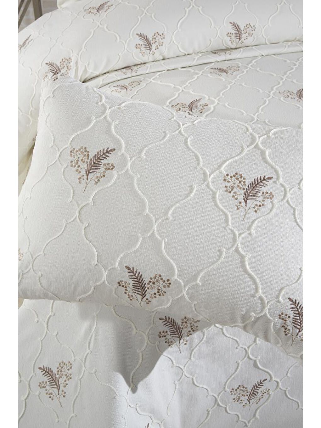 Artemis Nakışlı Şönil 3 Parça Çift Kişilik Yatak Örtüsü Bej-5