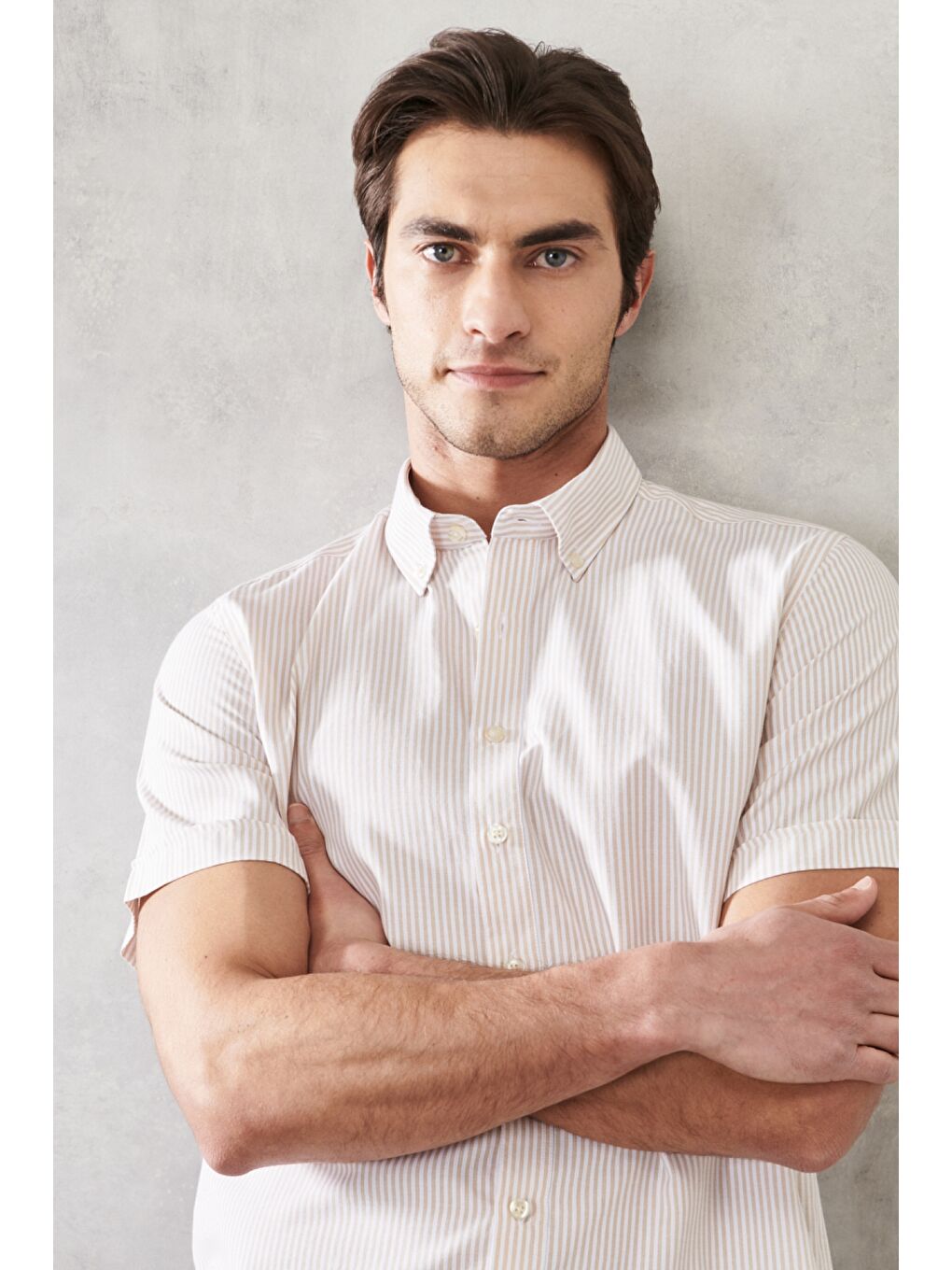 Erkek Beyaz-Bej Slim Fit Dar Kesim Düğmeli Yaka Çizgili Gömlek-2