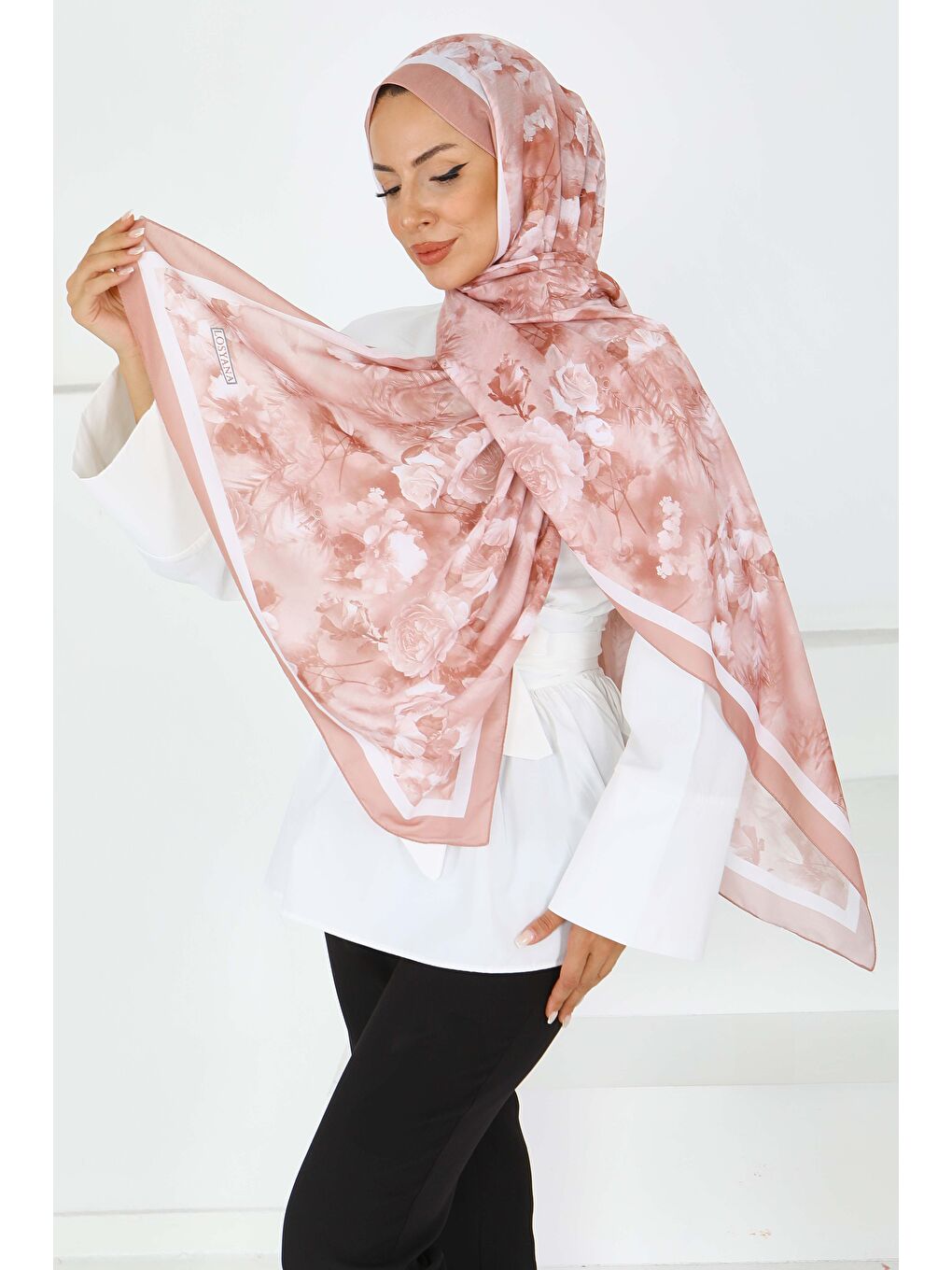 Pembe Flower Serisi Rose Garden Desenli Şal Somon - 27595