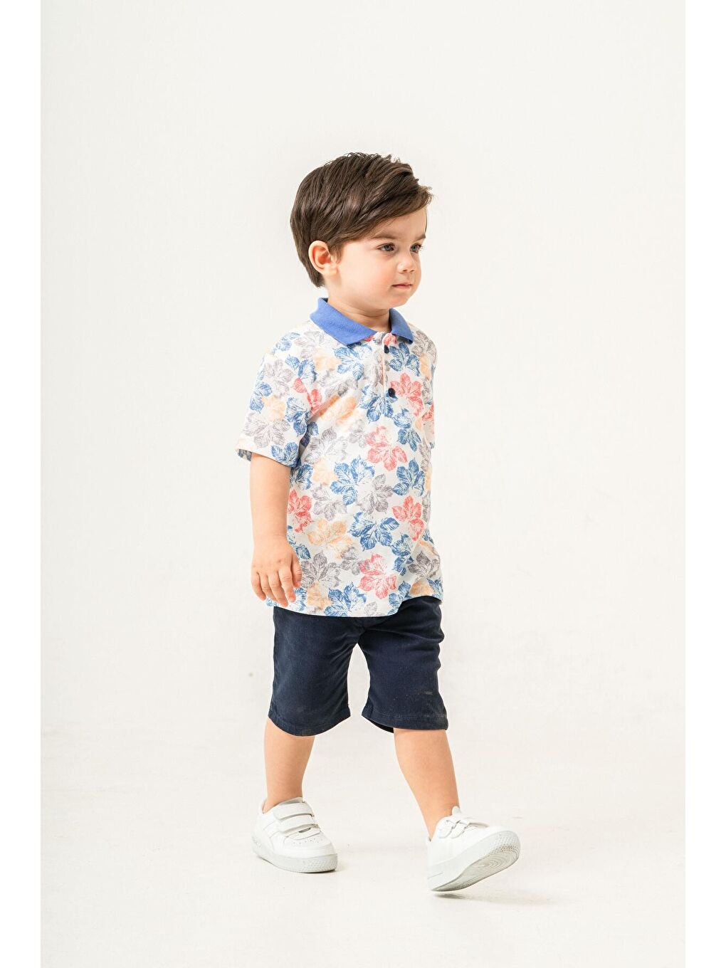 Mavi Yaprak Desenli Belden Ayarlanabilir Kısa Kollu Şortlu 2'li Takım Çocuk ve Bebek Giyim-1