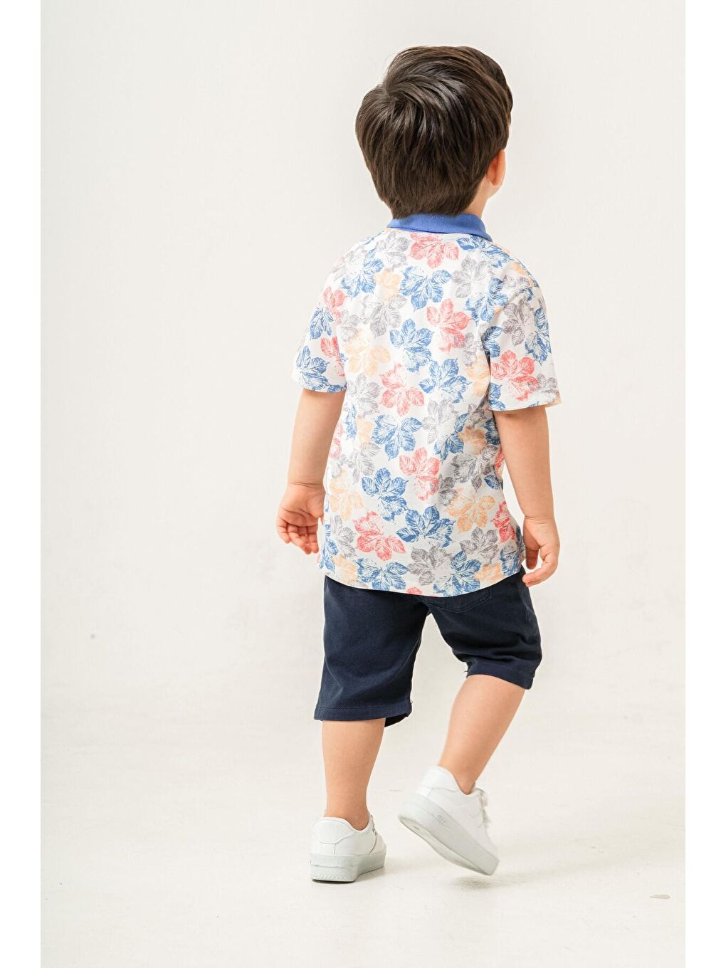 Mavi Yaprak Desenli Belden Ayarlanabilir Kısa Kollu Şortlu 2'li Takım Çocuk ve Bebek Giyim-3