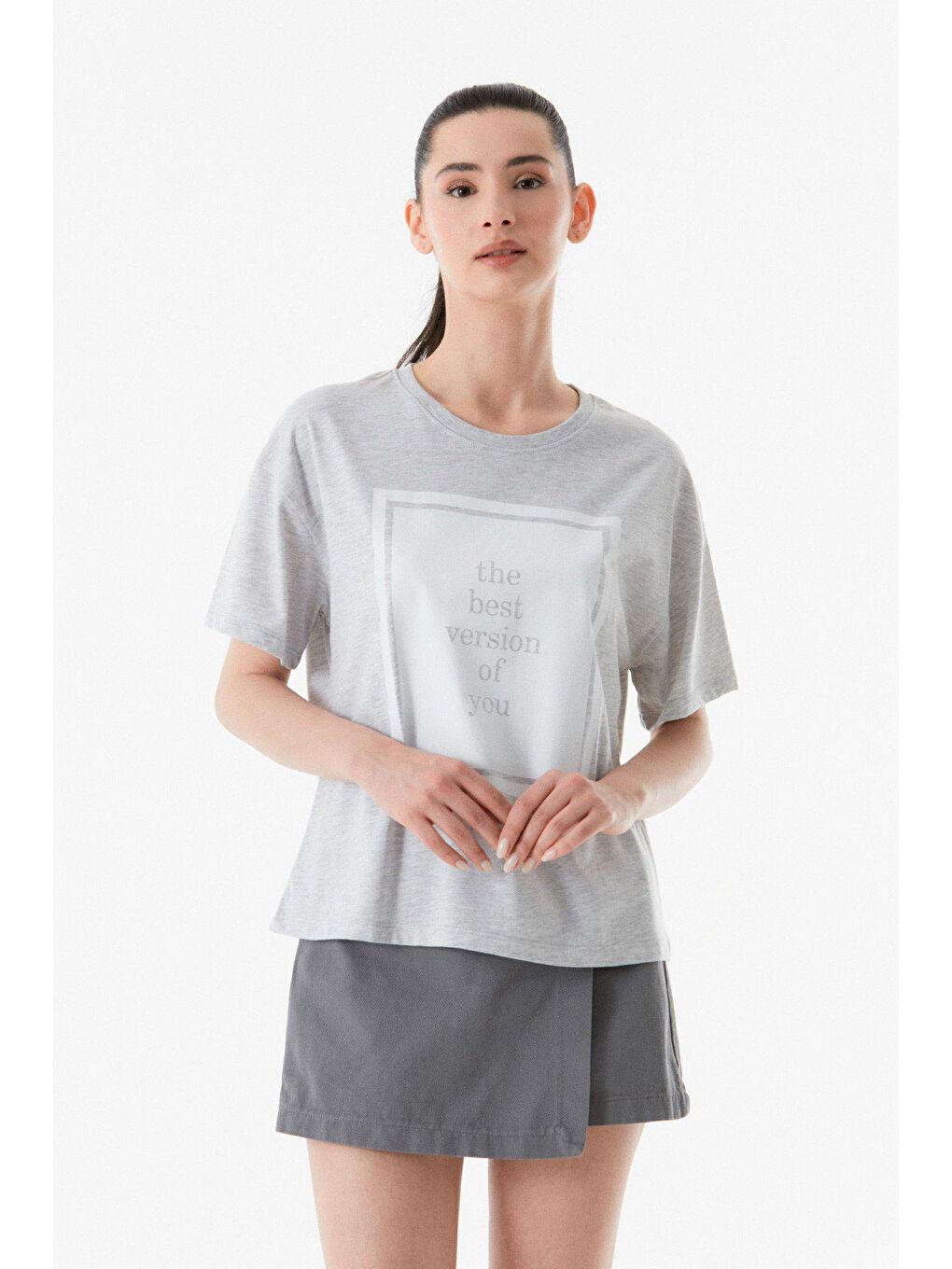 Gri Baskılı Bisiklet Yaka Tişört