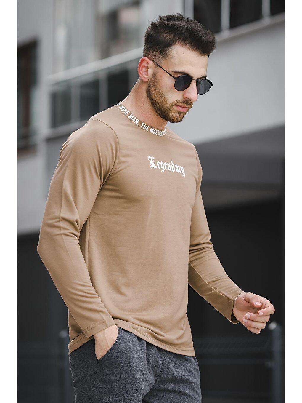 Kahverengi Yakası Baskılı Slim Fit Likralı Sıfır Yaka Erkek Sweatshirt-1
