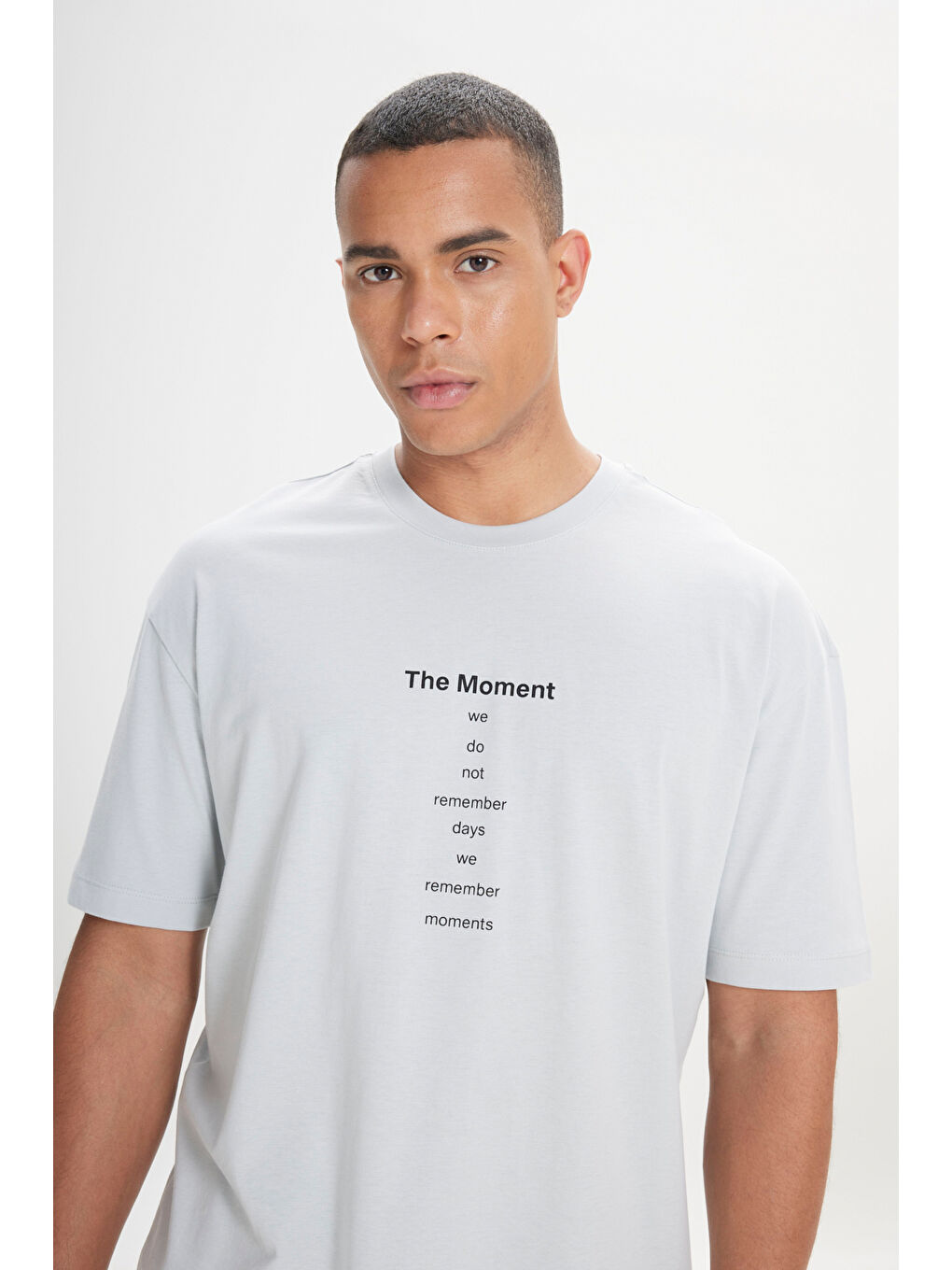 Gri Erkek BULUT GRI Oversize %100 Pamuk Bol Kesim Bisiklet Yaka Baskılı Tişört-2