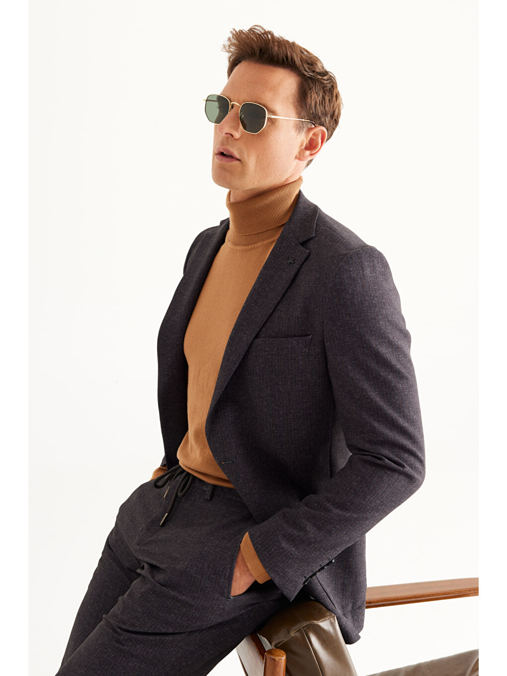 Erkek Antrasit-Kahverengi Slim Fit Dar Kesim Mono Yaka Çizgili Takım Elbise