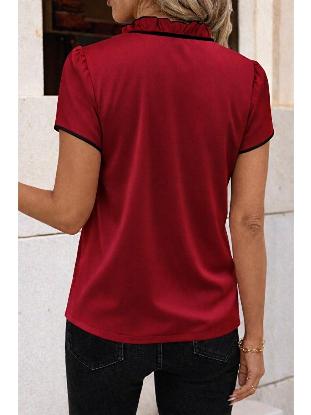 Kırmızı Kadın Kısa Kollu Yakası Fırfırlı Bağcıklı Janjan Krep Bluz-2