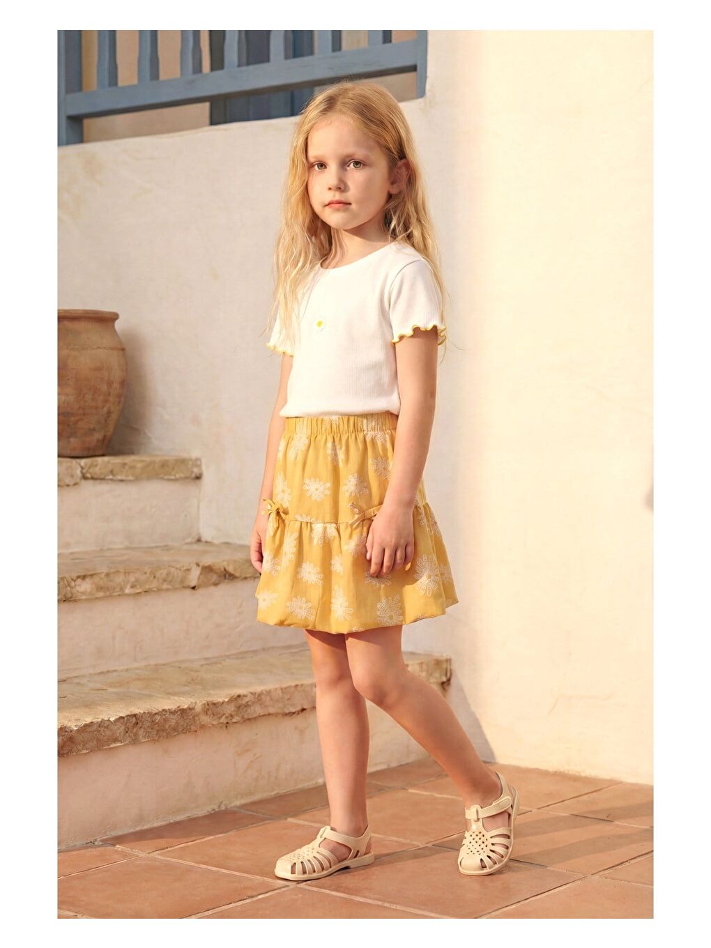 Beyaz Kız Çocuk Pamuklu Papatya Desenli Tişört Etek Takım-1