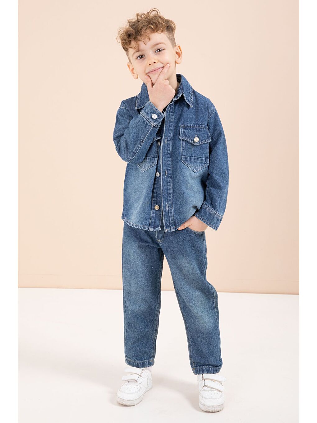 Koyu Mavi Düğmeli Jean Ceketli Pantolonlu Erkek Çocuk 3lü Takım 23629-2