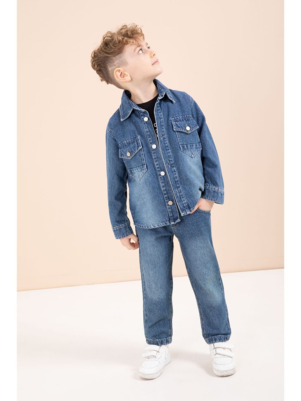 Koyu Mavi Düğmeli Jean Ceketli Pantolonlu Erkek Çocuk 3lü Takım 23629-3