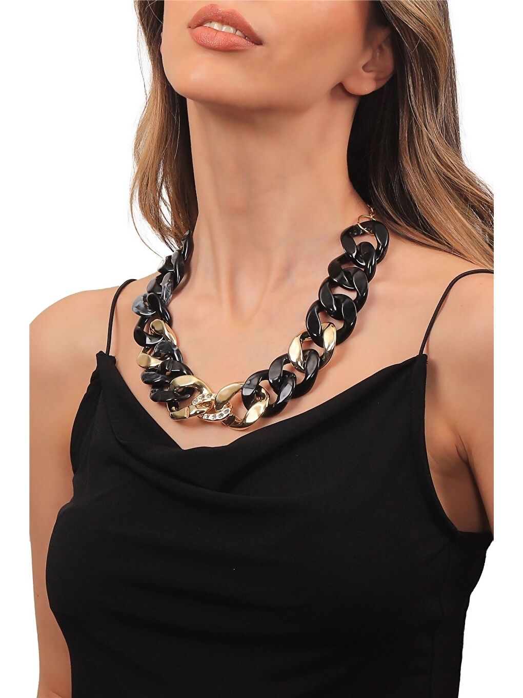 Kadın Kalın Zincir Formlu Siyah Reçine Kolye-1