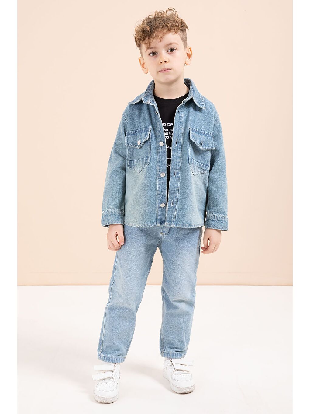 Mavi Düğmeli Jean Ceketli Pantolonlu Erkek Çocuk 3lü Takım 23628