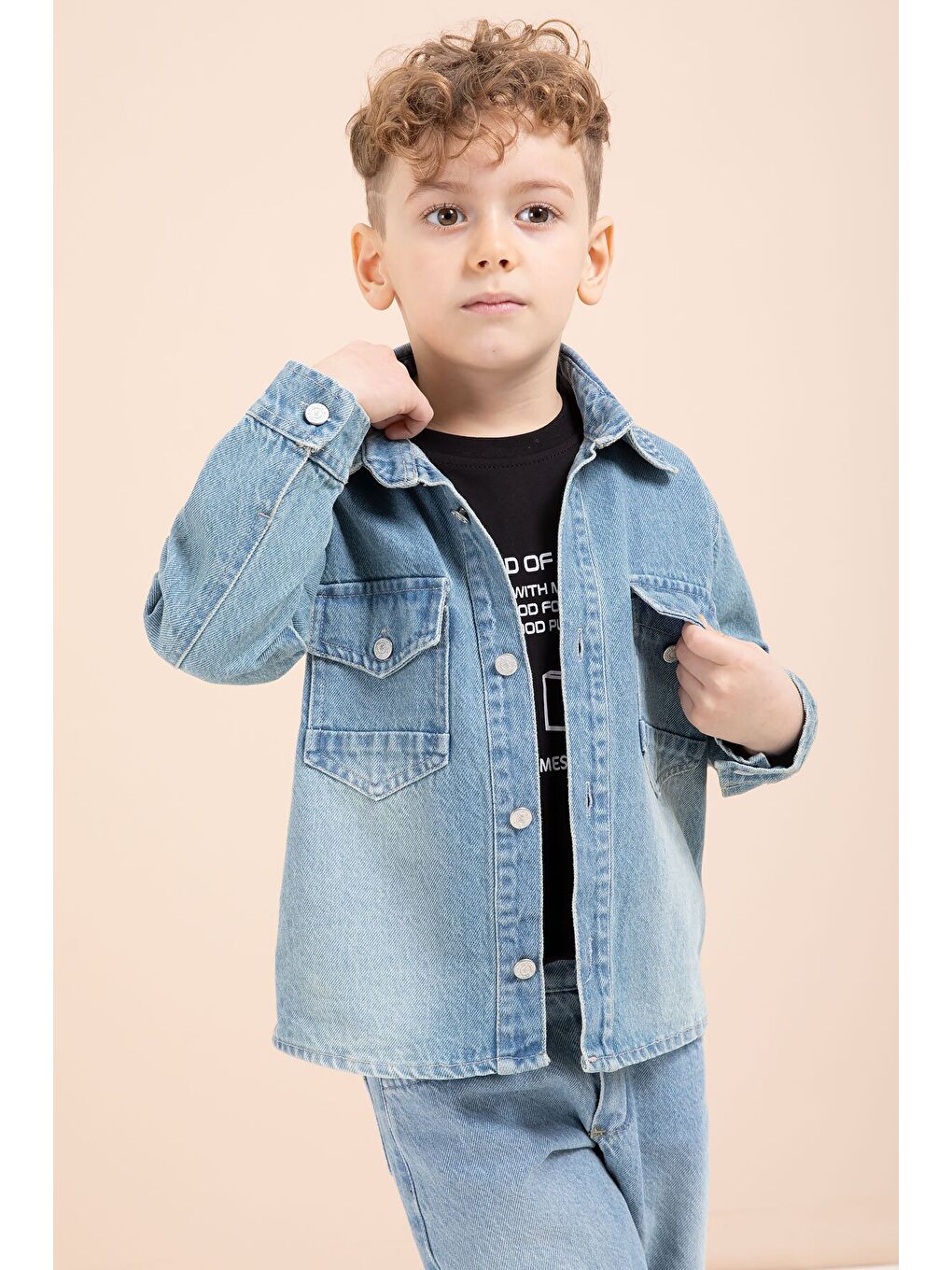 Mavi Düğmeli Jean Ceketli Pantolonlu Erkek Çocuk 3lü Takım 23628-1